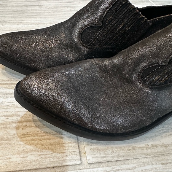 NWOT women’s Frye bootie metallic, distressed cowboy boots     size 9 5 - Picture 4 of 13